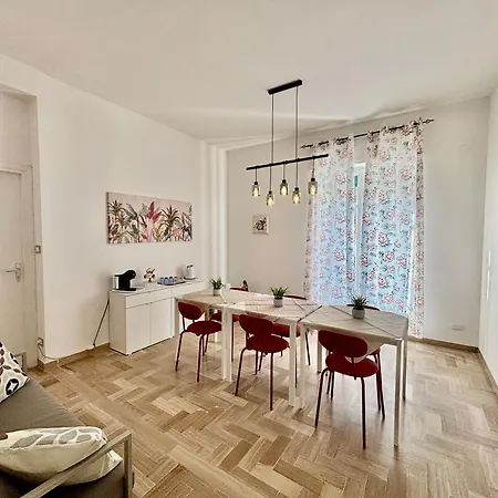 Apartament Moon House